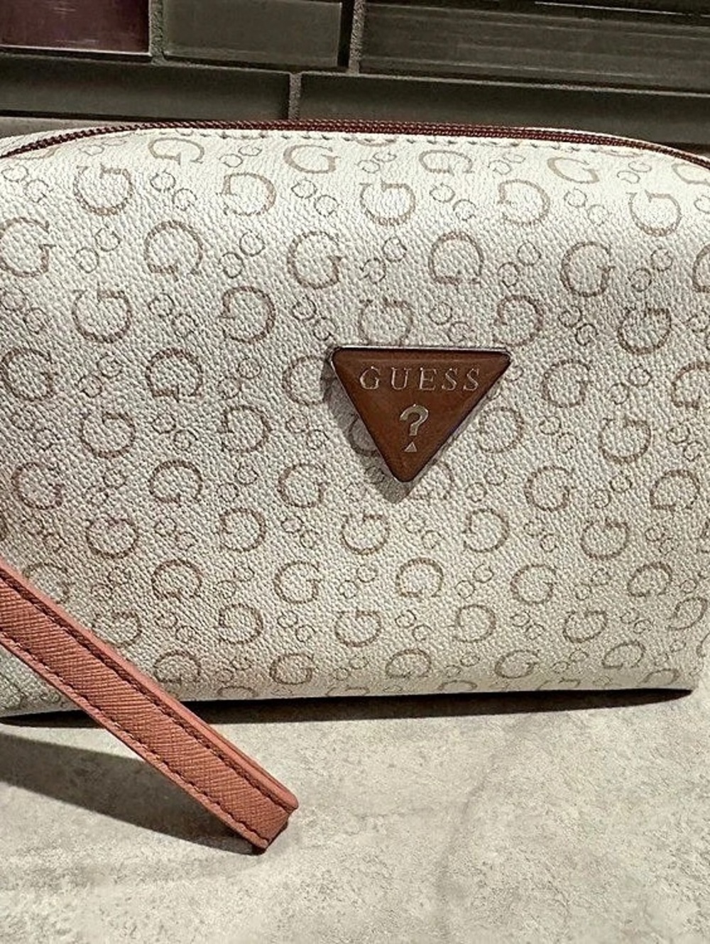 GUESS Wristlet Cosmetic Bag in Cream & Pink